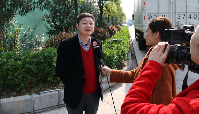 东莞12345政府服务热线招聘多个职位，平均年薪4。