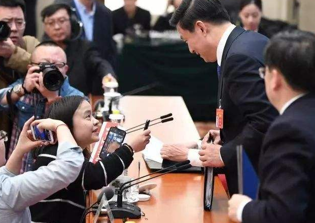 2014年，在东莞义务教育阶段，总共为万信人的子女提供了25，119个积分